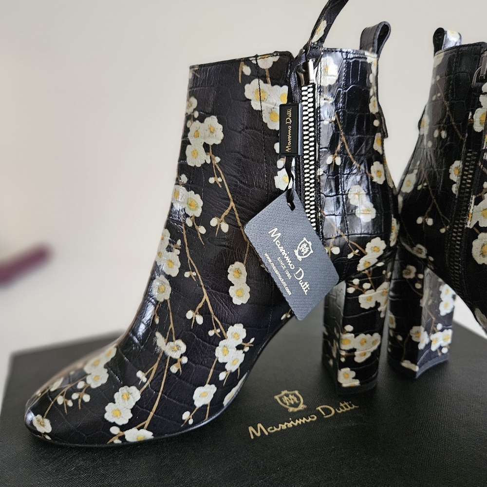 Massimo Dutti Zara Leather Ankle Boots with flowers US 7.5 - Picture 10 of 13